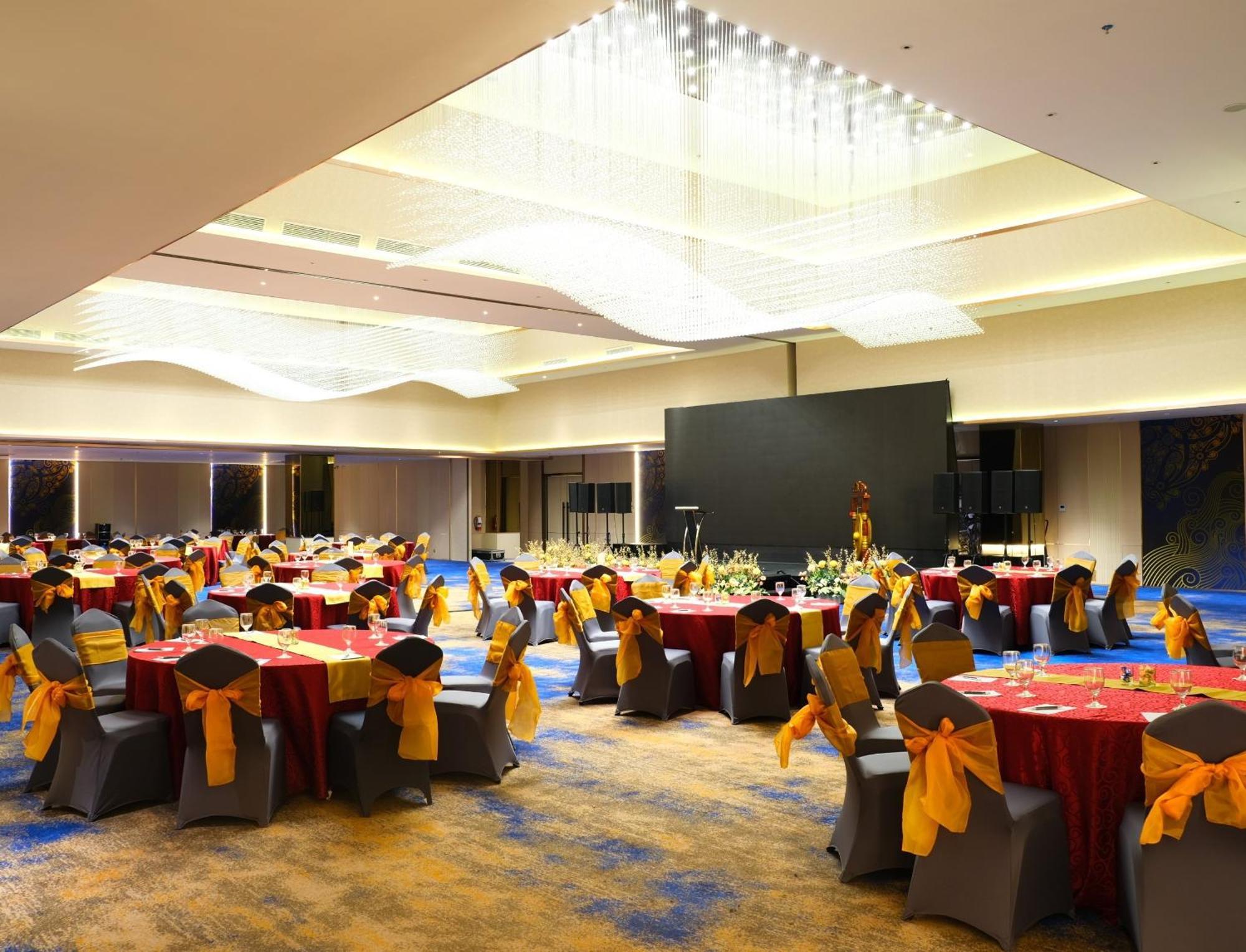 Pentacity Hotel Balikpapan Exterior foto